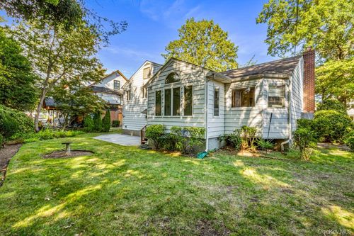 140 Hayes St, Garden City, NY, 11530-1001 | Card Image