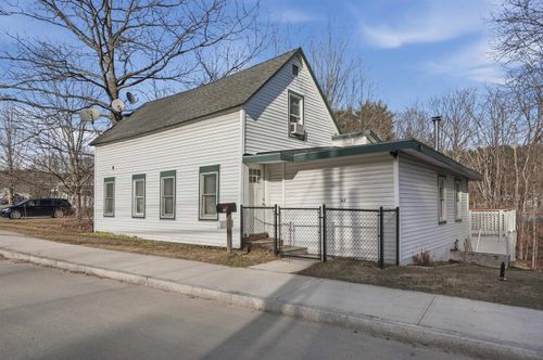 515 Washington St, Keene, NH, 03431-2748 | Card Image