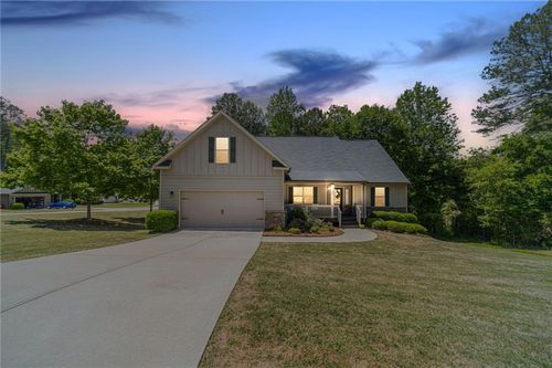 801 Rouse Cir, Hoschton, GA, 30548-1442 | Card Image