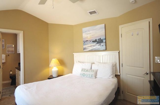 502 W Clam Cir, House other with 2 bedrooms, 3 bathrooms and null parking in Port Isabel TX | Image 24