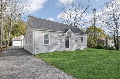 30 Bear Hill Rd, Cumberland, RI, 02864-5602 | Card Image