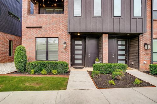 2806 Addison Park Ln, Fort Worth, TX, 76110-3555 | Card Image