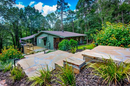 403 Lake Shore Dr, Greers Ferry, AR, 72067-9439 | Card Image