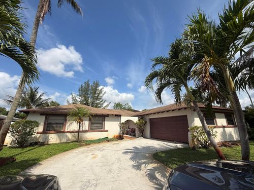 915 Ryanwood Dr, West Palm Beach, FL, 33413-1136 | Card Image