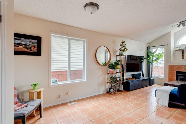 356 Prestwick Heights Se, House other with 4 bedrooms, 3 bathrooms and 2 parking in Calgary AB | Image 14