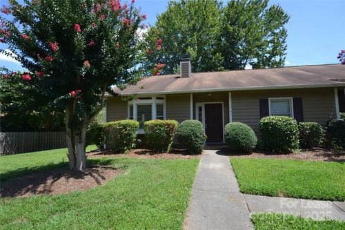 8317 Summerglen Cir, Charlotte, NC, 28227-0370 | Card Image