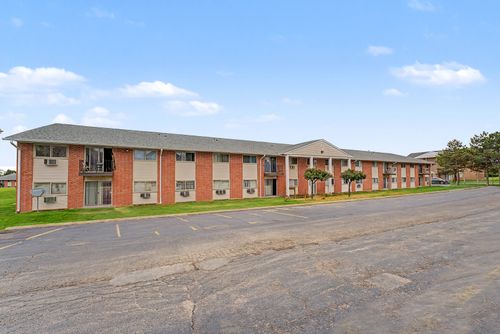 110-1557 Jill Ct, Glendale Heights, IL, 60139-2969 | Card Image
