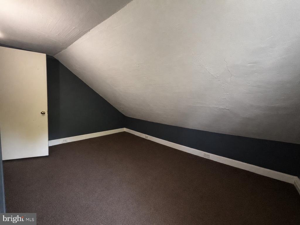 Residential in MOUNT HOLLY 5
