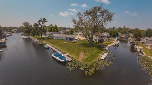 9980 N Marine Key Dr, Syracuse, IN, 46567-9585 | Card Image