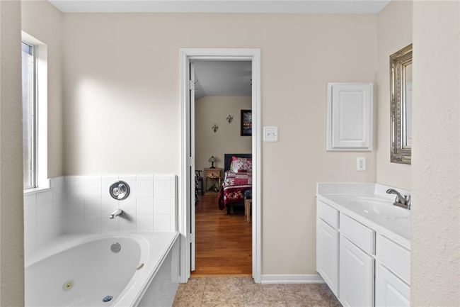 primary bath with soaking tub | Image 9