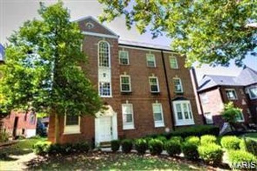 3-7536 Oxford Dr, Saint Louis, MO, 63105-2890 | Card Image