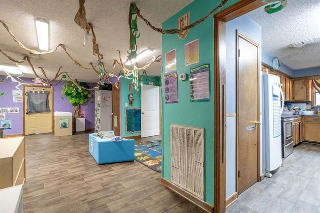 402 W Converse St, House other with 5 bedrooms, 1 bathrooms and null parking in Weimar TX | Image 26