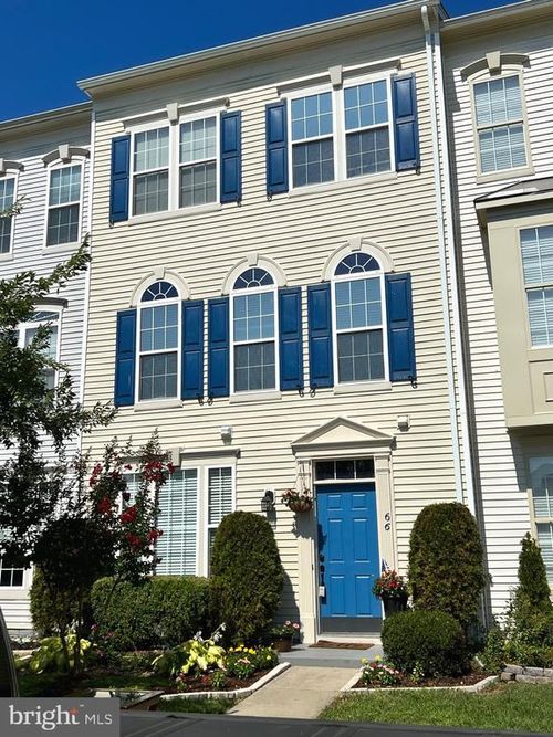 66 Davis St, CHARLES TOWN, WV, 25414-4478 | Card Image