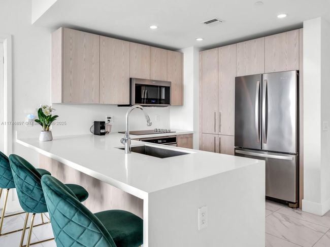 APT-1507 - 2000 Metropica Way, Condo with 2 bedrooms, 2 bathrooms and null parking in Sunrise FL | Image 6
