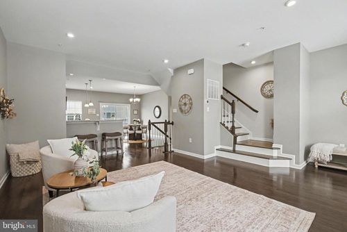 1124 Utley Aly, PHOENIXVILLE, PA, 19460-3032 | Card Image