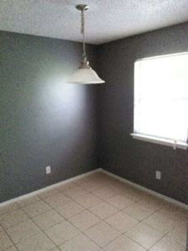 APT-236 - 1320 Wilson St, Condo with 2 bedrooms, 1 bathrooms and 2 parking in Lockhart TX | Image 7