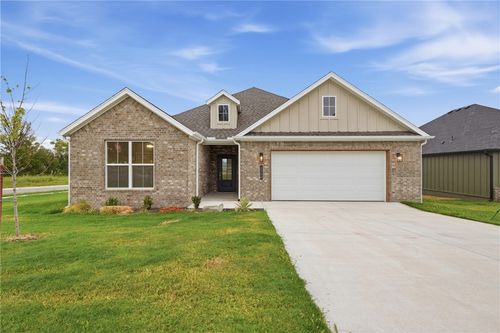2300 N Cassidy Ct, Siloam Springs, AR, 72761 | Card Image