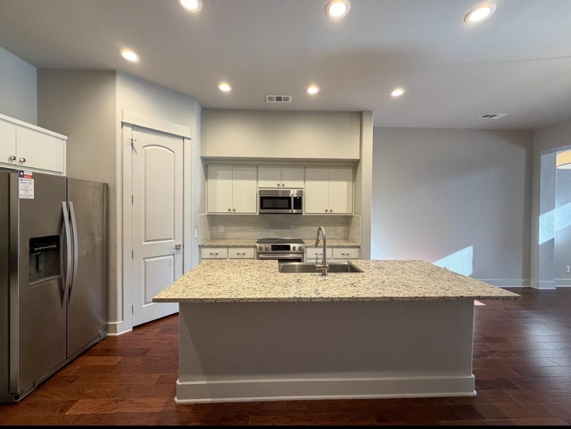 Residential Lease in Horseshoe Bay 5