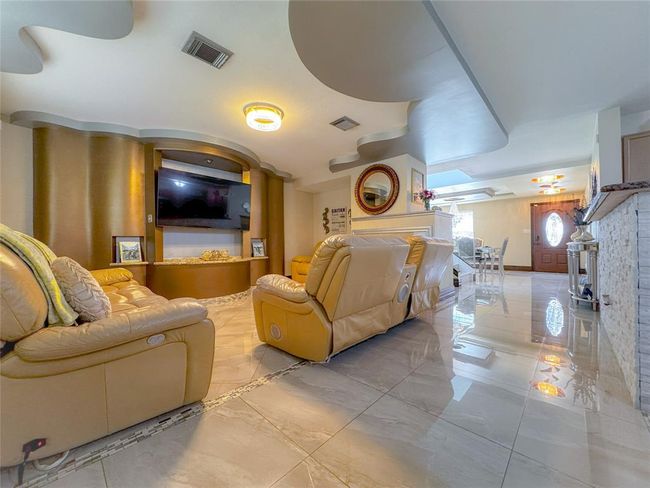 6702 Shining Sumac Ave, House other with 5 bedrooms, 3 bathrooms and 2 parking in Houston TX | Image 9