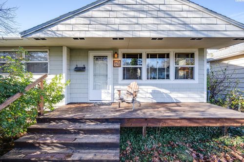 1035 Nw Clifford St, Pullman, WA, 99163-3203 | Card Image