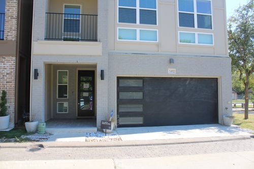2452 Carmelita St, Dallas, TX, 75212-2940 | Card Image