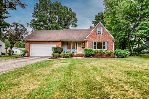 8115 Stockbridge Rd, Mentor, OH, 44060-7632 | Card Image