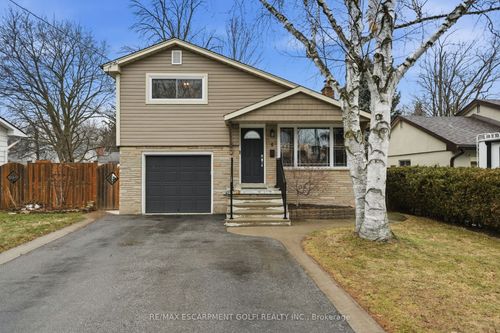 6 Brierwood Ave, Grimsby, ON, L3M1J6 | Card Image