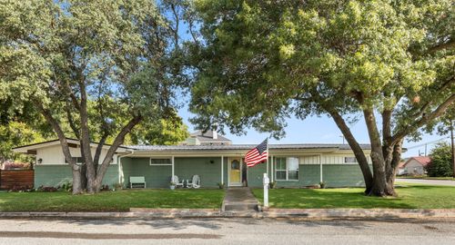 716 E South St, Henrietta, TX, 76365-3539 | Card Image