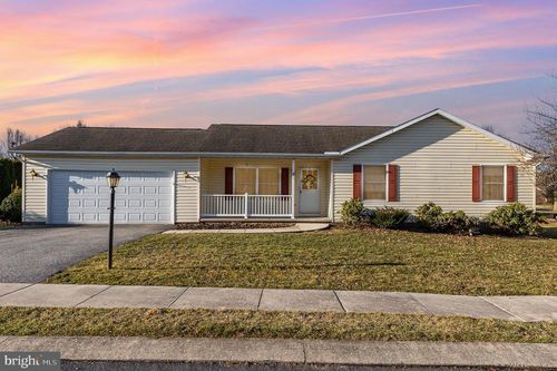 48 Ashfield Dr, LITTLESTOWN, PA, 17340-9526 | Card Image