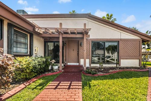 513 Leslie Dr, Hallandale Beach, FL, 33009-2952 | Card Image