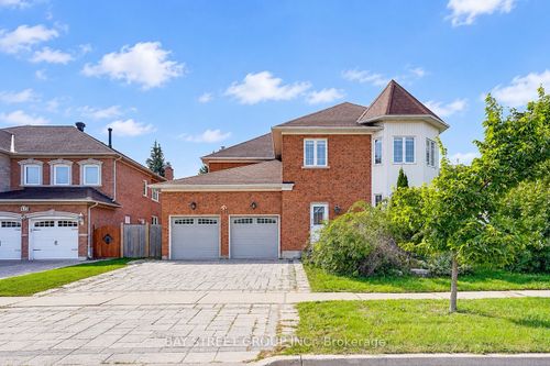 411 Weldrick Rd E, Richmond Hill, ON, L4B2M8 | Card Image