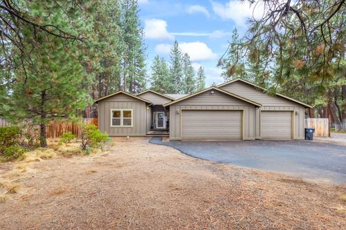 19075 Pumice Butte Rd, Bend, OR, 97702-7942 | Card Image