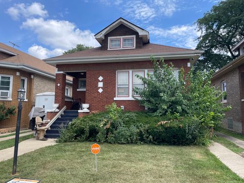 2015 S 11th Ave, Maywood, IL, 60153-3113 | Card Image