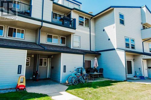 7201 Poplar Dr, Grande Prairie, AB, T8V6C5 | Card Image