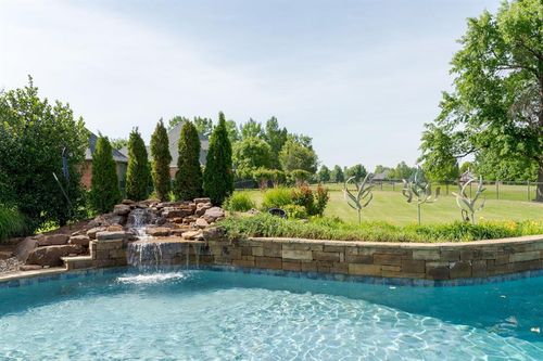 400 Oak Summit Rd, Edmond, OK, 73025-2726 | Card Image
