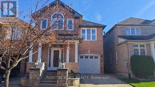 21 Russell Hill Rd, Markham, ON, L6C2L8 | Card Image
