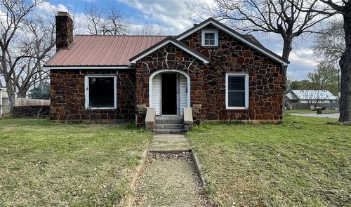 409 W Davis St, Hearne, TX, 77859-2827 | Card Image