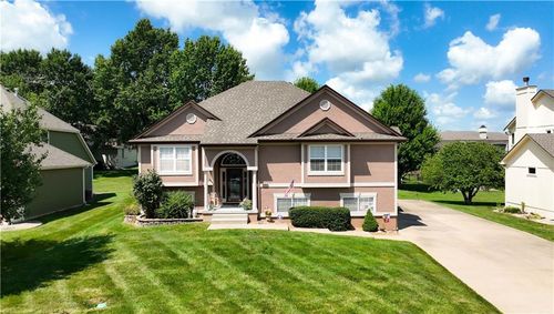 5118 Sw Pelican Pt, Lee's Summit, MO, 64082-4539 | Card Image