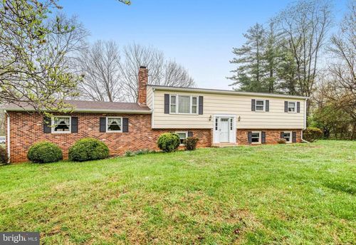 16504 Waterfall Rd, Haymarket, VA, 20169-2274 | Card Image