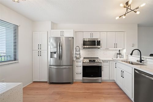 apt-802-2240 N Cypress Bend Dr, Pompano Beach, FL, 33069-5611 | Card Image