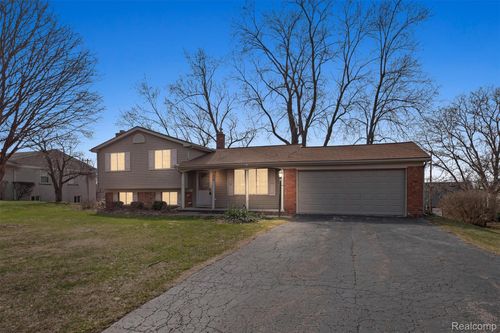 3606 Hi Lure Dr, Lake Orion, MI, 48360-2447 | Card Image
