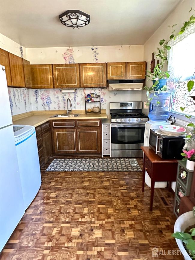 3 Joline Rd, House other with 3 bedrooms, 2 bathrooms and null parking in Kendall Park NJ | Image 7