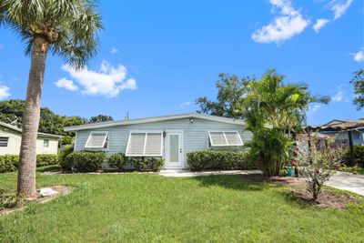 7602 Santa Rosa Parkway, House other with 2 bedrooms, 1 bathrooms and null parking in Fort Pierce FL | Image 1