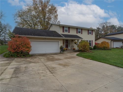460 Layden Ave, Canal Fulton, OH, 44614-9639 | Card Image