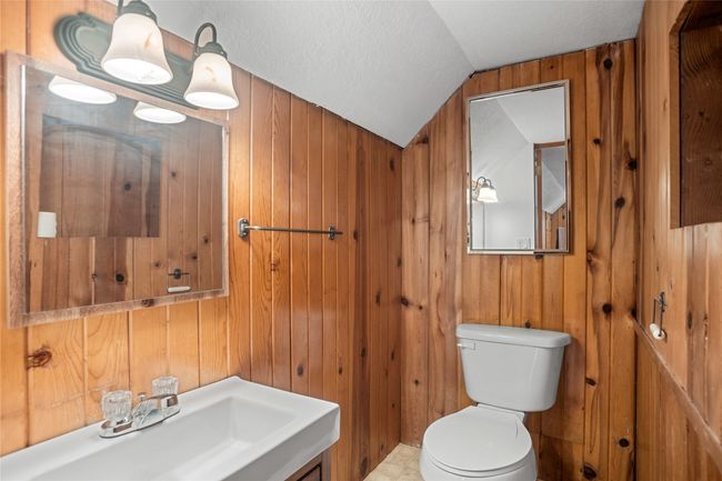 1034 66 Th St, Home with 4 bedrooms, 3 bathrooms and null parking in Windsor Heights IA | Image 24