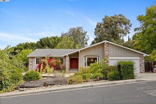 4321 Kingswood Dr, Concord, CA, 94518-1827 | Card Image