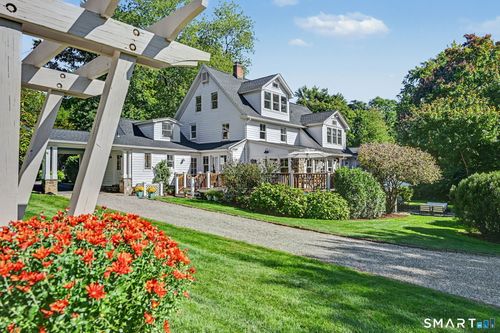 143 Chestnut Hill Rd, Wilton, CT, 06897-4607 | Card Image
