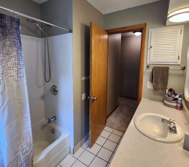 Upper Bathroom B.jpg | Image 13