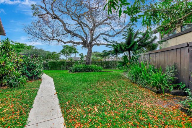 1851 Bayberry Dr, Condo with 3 bedrooms, 2 bathrooms and null parking in Pembroke Pines FL | Image 42