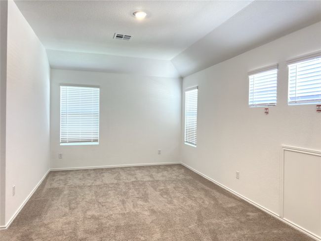 Upstairs living area left side | Image 19